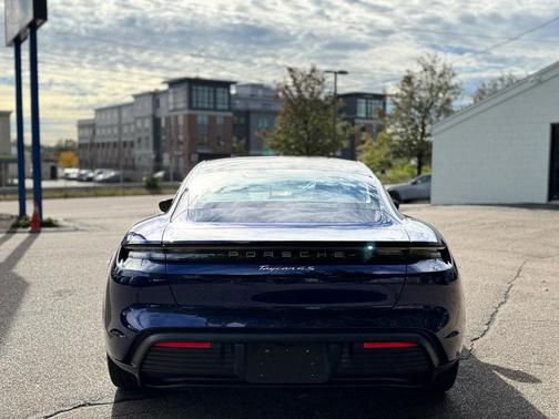 2022 Porsche Taycan 4S