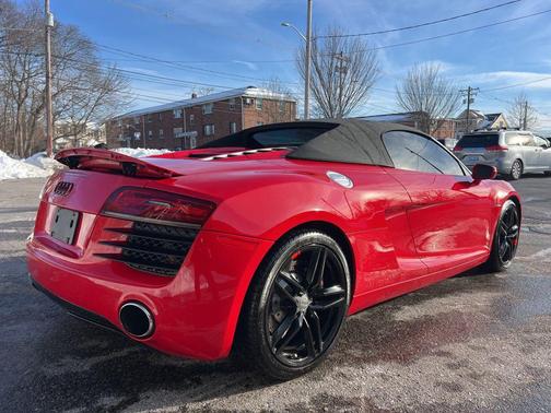 Brilliant Red 2015 Audi R8 4.2