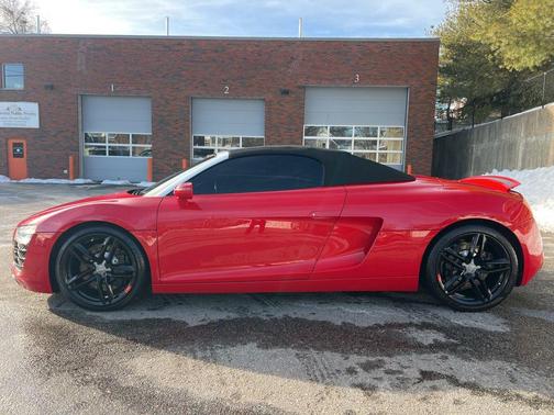Brilliant Red 2015 Audi R8 4.2