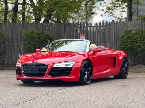 Brilliant Red 2015 Audi R8 4.2