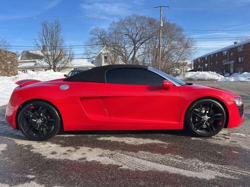 Brilliant Red 2015 Audi R8 4.2
