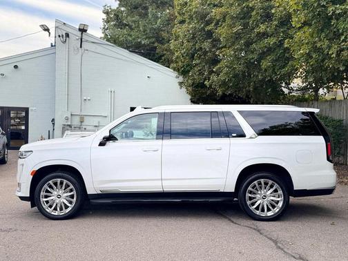 2022 Cadillac Escalade ESV Premium Luxury