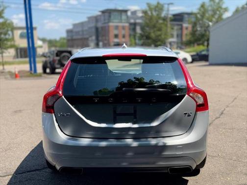 2015 Volvo V60 T5 Platinum