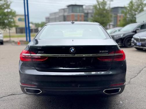 2016 BMW 750 i xDrive