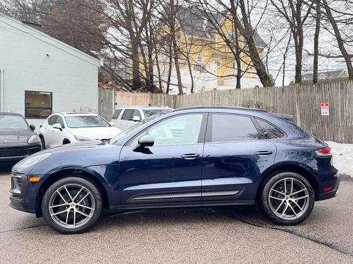 2022 Porsche Macan 