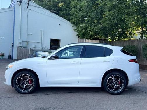 2022 Alfa Romeo Stelvio Veloce