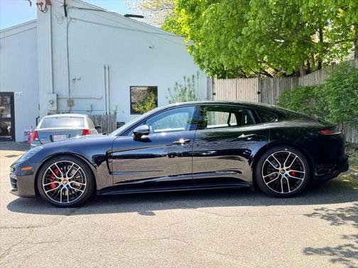 2021 Porsche Panamera GTS