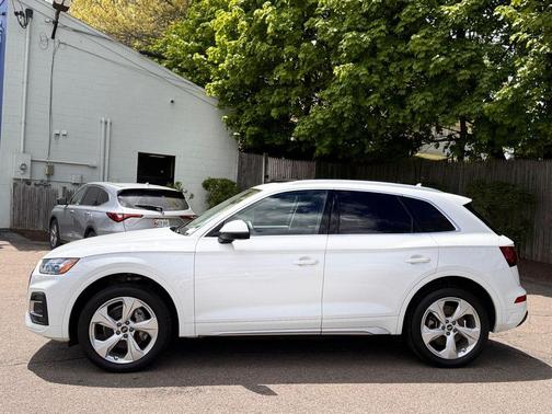 White 2021 Audi Q5 45 Premium Plus