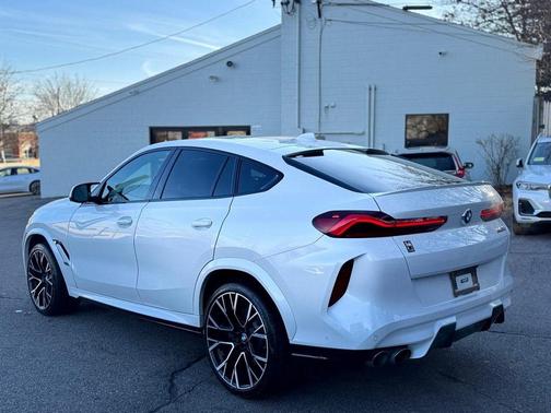 2022 BMW X6 M Base (A8)