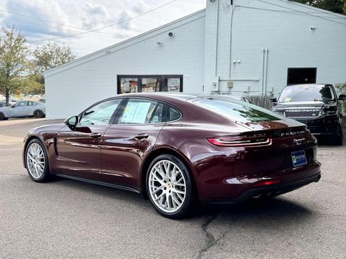 2018 Porsche Panamera 4