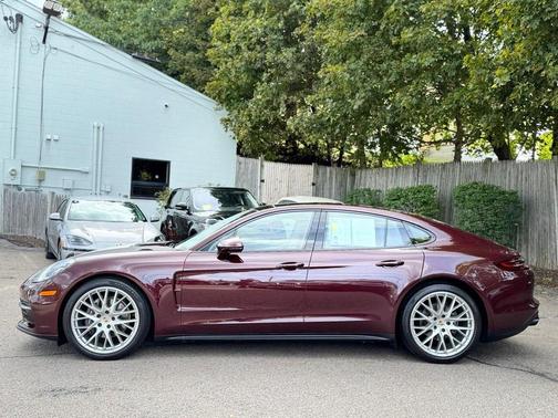 2018 Porsche Panamera 4