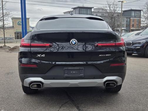 2025 BMW X4 xDrive30i