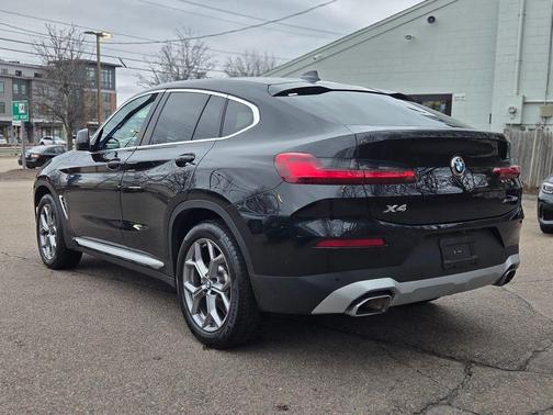 Black Sapphire Metallic 2025 BMW X4 xDrive30i