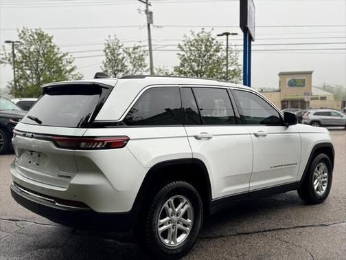 2023 Jeep Grand Cherokee Laredo