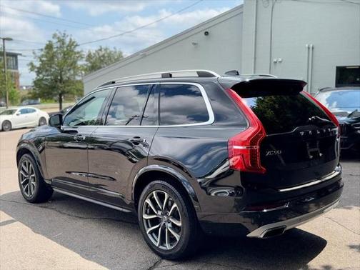 2016 Volvo XC90 T6 Momentum
