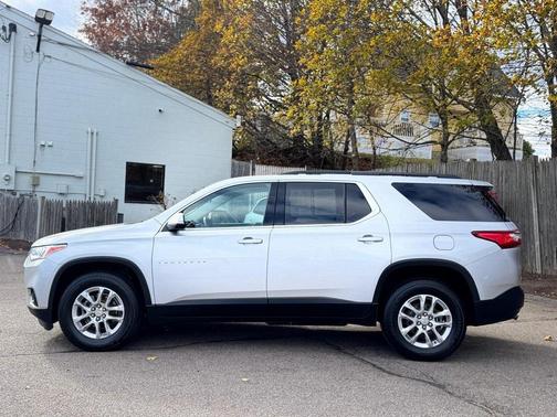 2021 Chevrolet Traverse LT Cloth