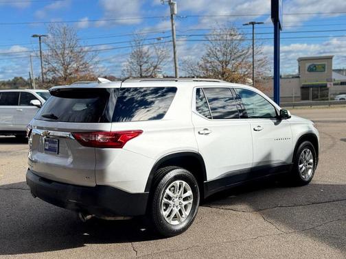 2021 Chevrolet Traverse LT Cloth