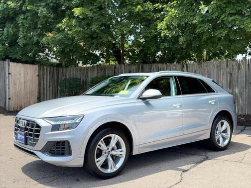 2022 Audi Q8 55 Premium Plus