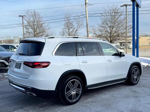 2025 Mercedes-Benz GLS 450 4MATIC