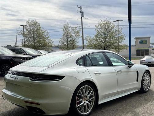 2020 Porsche Panamera GTS