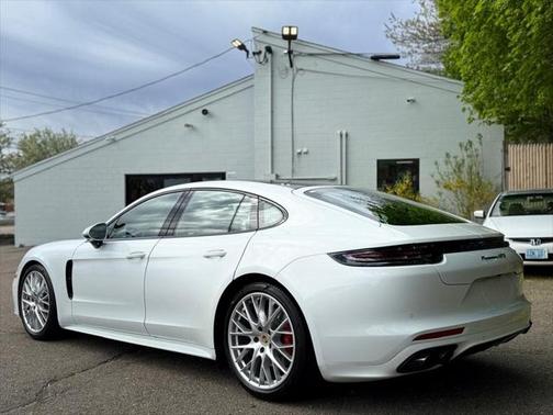 2020 Porsche Panamera GTS