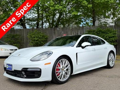 2020 Porsche Panamera GTS