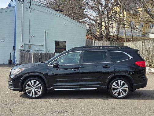 Crystal Black Silica 2019 Subaru Ascent Limited 8-Passenger