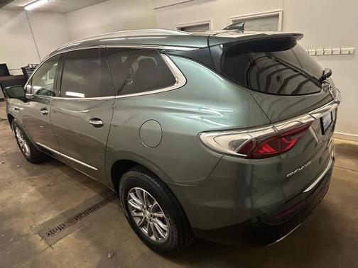 2022 Buick Enclave Essence