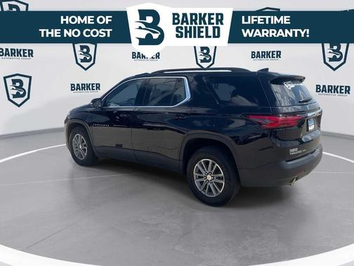 Mosaic Black Metallic 2023 Chevrolet Traverse LT Cloth