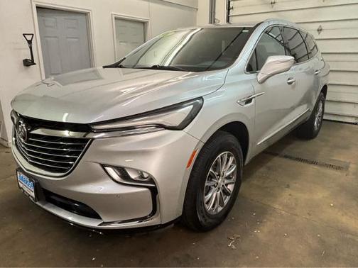 2022 Buick Enclave Essence