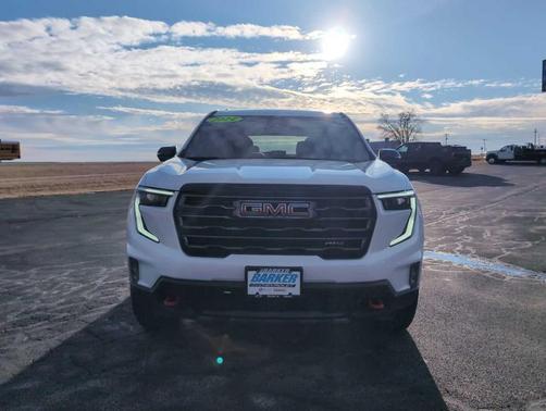 2024 GMC Acadia AT4