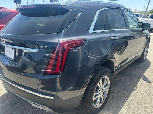 2022 Cadillac XT5 Premium Luxury