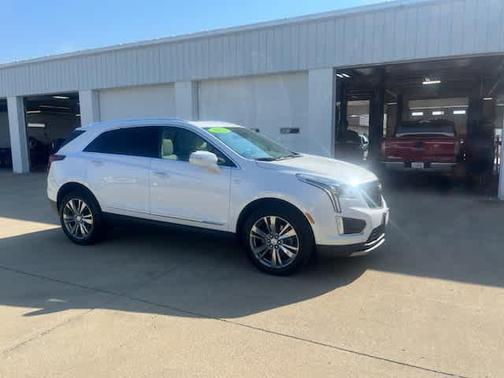 2022 Cadillac XT5 Premium Luxury