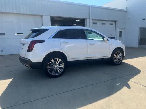 2022 Cadillac XT5 Premium Luxury
