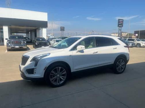 2022 Cadillac XT5 Premium Luxury
