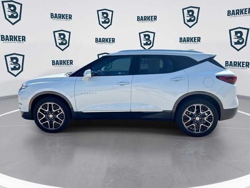 Iridescent Pearl Tricoat 2023 Chevrolet Blazer Premier