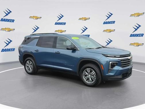 2025 Chevrolet Traverse LT