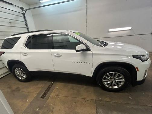2022 Chevrolet Traverse LT Leather