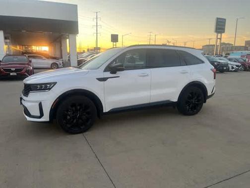 2022 Kia Sorento SX