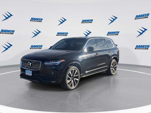 2022 Volvo XC90 T6 Momentum 7 Passenger