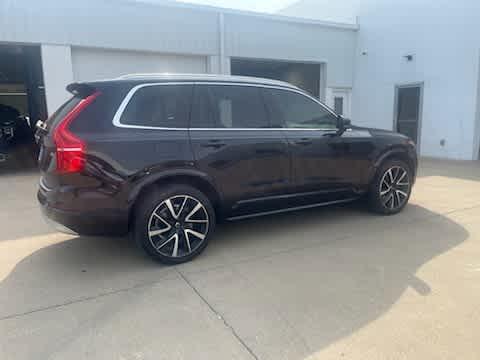 2022 Volvo XC90 T6 Momentum 7 Passenger