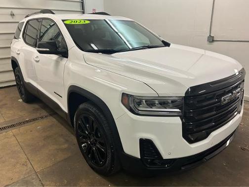 2023 GMC Acadia SLT