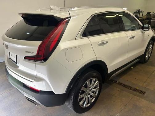 2022 Cadillac XT4 Premium Luxury