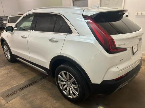 2022 Cadillac XT4 Premium Luxury