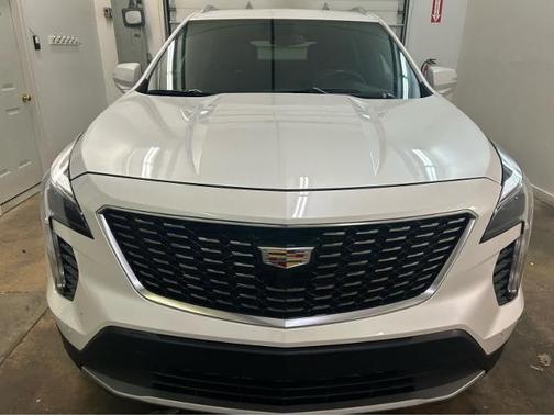2022 Cadillac XT4 Premium Luxury