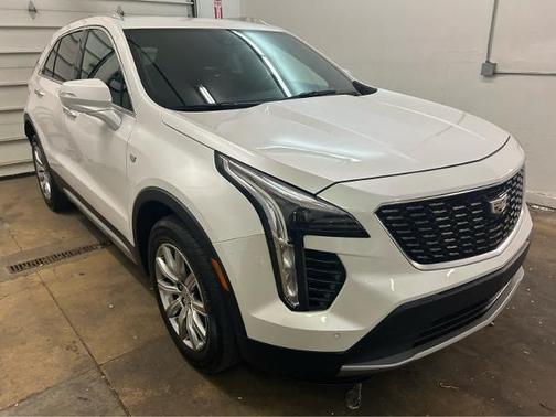 2022 Cadillac XT4 Premium Luxury