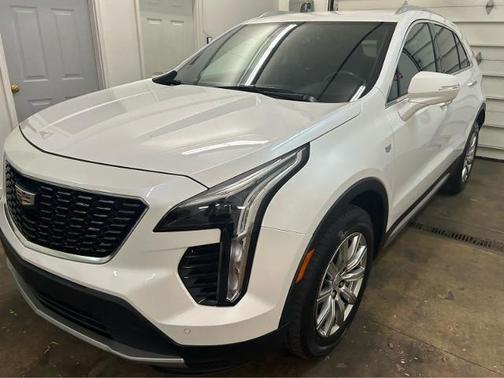 2022 Cadillac XT4 Premium Luxury