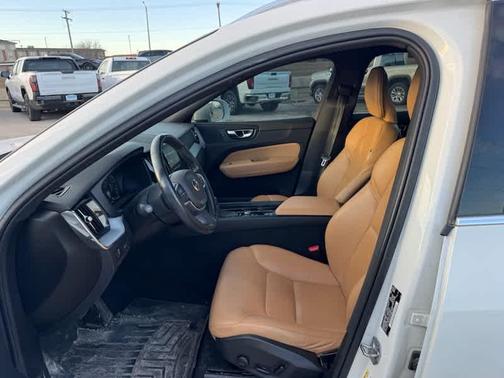 2020 Volvo XC60 T5 Momentum
