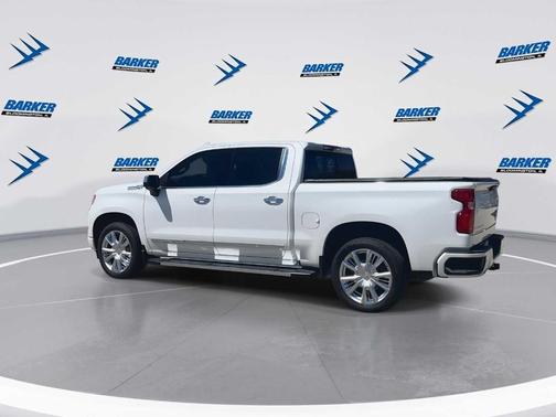 Iridescent Pearl Tricoat 2023 Chevrolet Silverado 1500 High Country