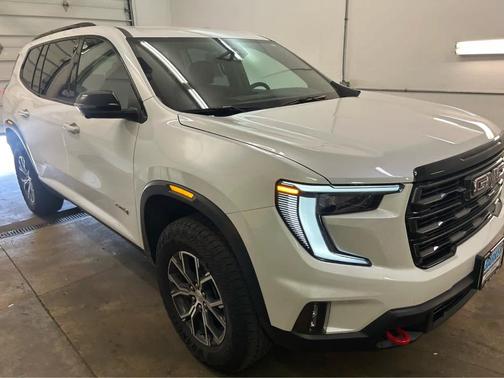 2024 GMC Acadia AT4